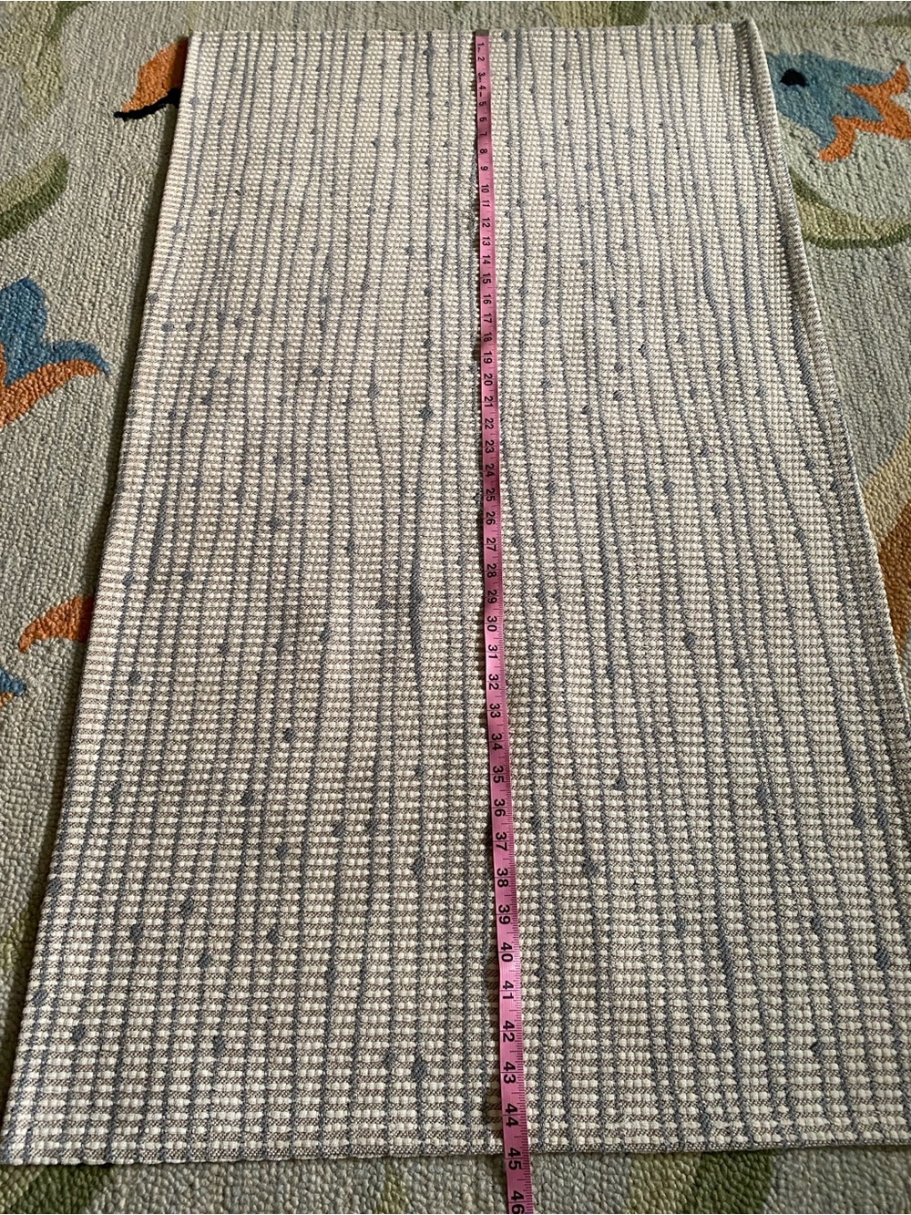 Calvin Klein - Small Abstract Non-Skid Accent Rug/Non-Slip Accent Mat - Picture 6 of 13